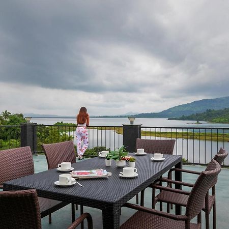 Sunset Boulevard By Stayvista - Lakeside Villa With Pet-Friendly Ambiance, Deck, Terrace, Plunge Pool & Modern Flair Карджат Экстерьер фото