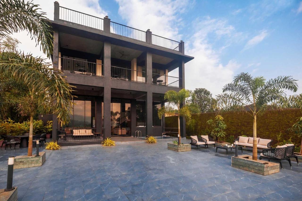 Sunset Boulevard By Stayvista - Lakeside Villa With Pet-Friendly Ambiance, Deck, Terrace, Plunge Pool & Modern Flair Карджат Экстерьер фото