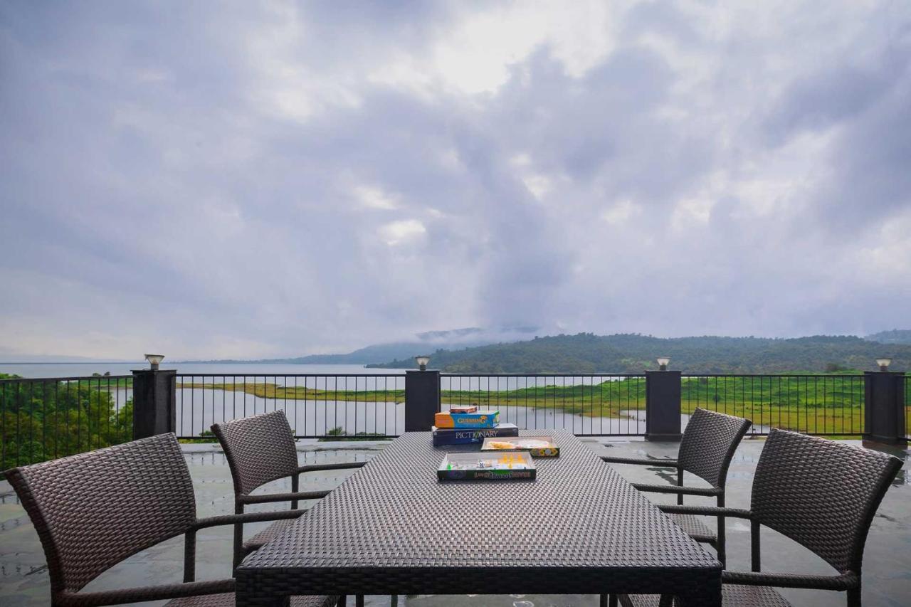 Sunset Boulevard By Stayvista - Lakeside Villa With Pet-Friendly Ambiance, Deck, Terrace, Plunge Pool & Modern Flair Карджат Экстерьер фото